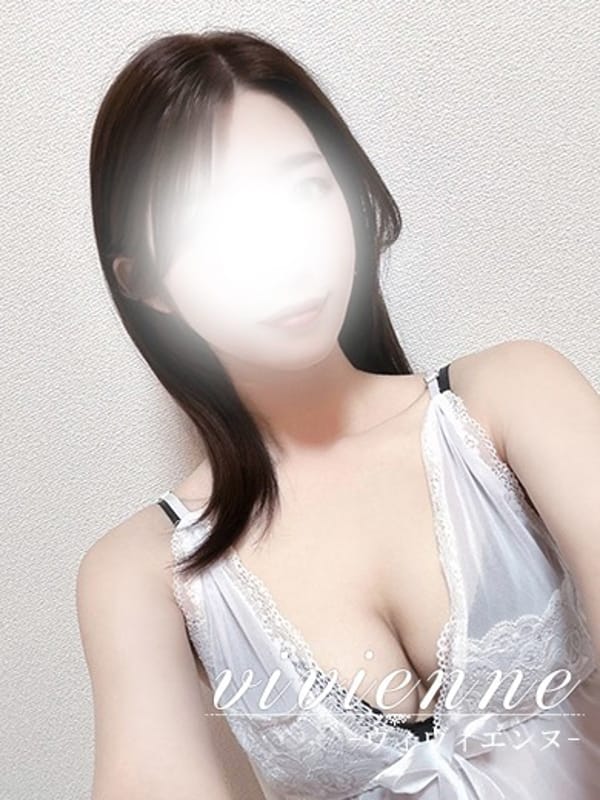 涼(りょう)|vivienne -ヴィヴィエンヌ-でおすすめの女の子