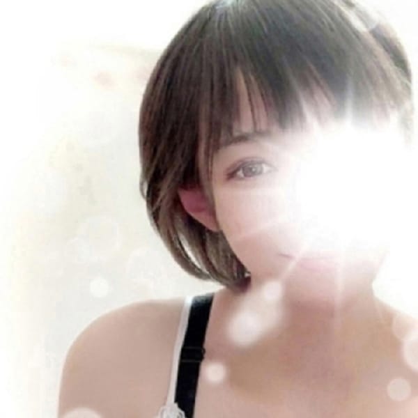 吉沢 しほ | Pure White(四条烏丸・烏丸御池・京都駅)