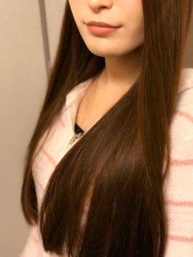 りな|カノジョの部屋で評判の女の子