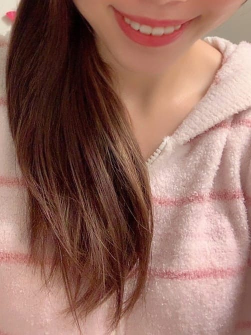 はな|カノジョの部屋で評判の女の子