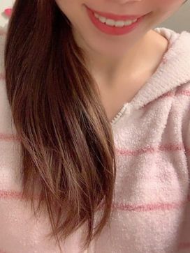 はな|カノジョの部屋で評判の女の子