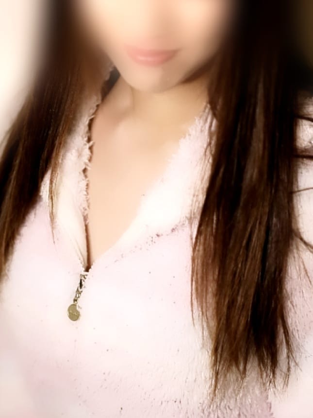 ここな|カノジョの部屋で評判の女の子