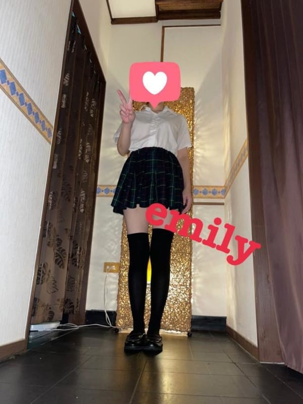 体験入店エミリー