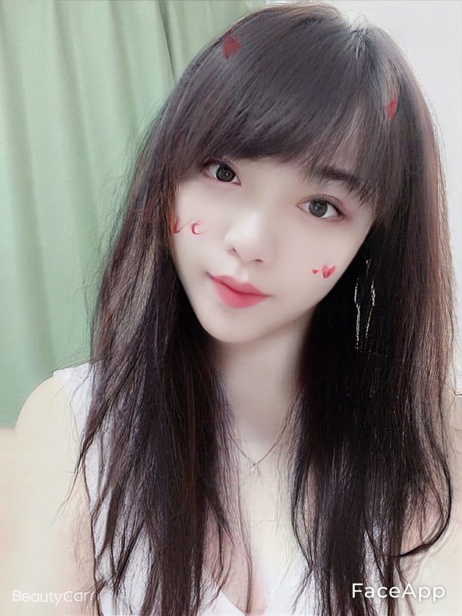 菜々|ラッキークローバーでおすすめの女の子