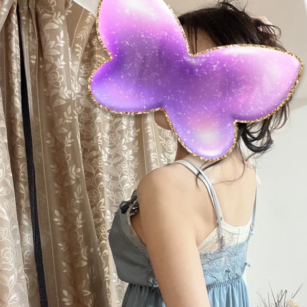 ナナ【隣にいるだけで癒される清楚美人】 | Mother's(福岡市・博多)