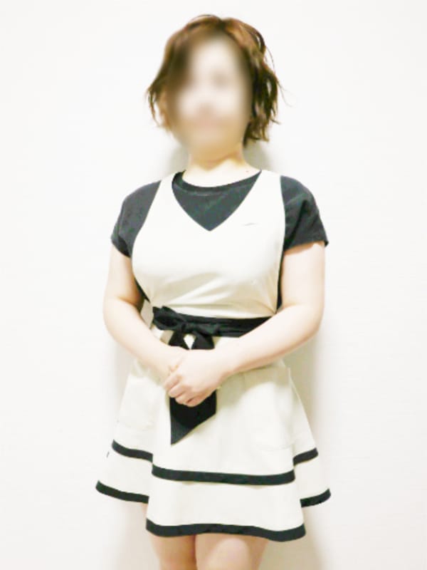 ここな|メンズエステ妻で評判の女の子