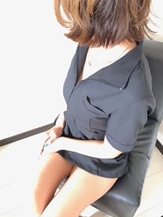 りな|LUSSOでおすすめの女の子