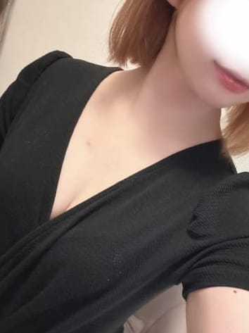 もも-Momo-|FEELでおすすめの女の子