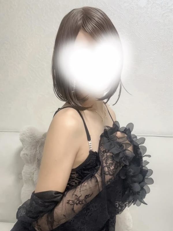 ☆かえで☆【色白の黒髪清楚系の美少女】