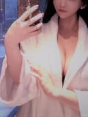 篠塚明恵|アロマトゥナイト中野で評判の女の子