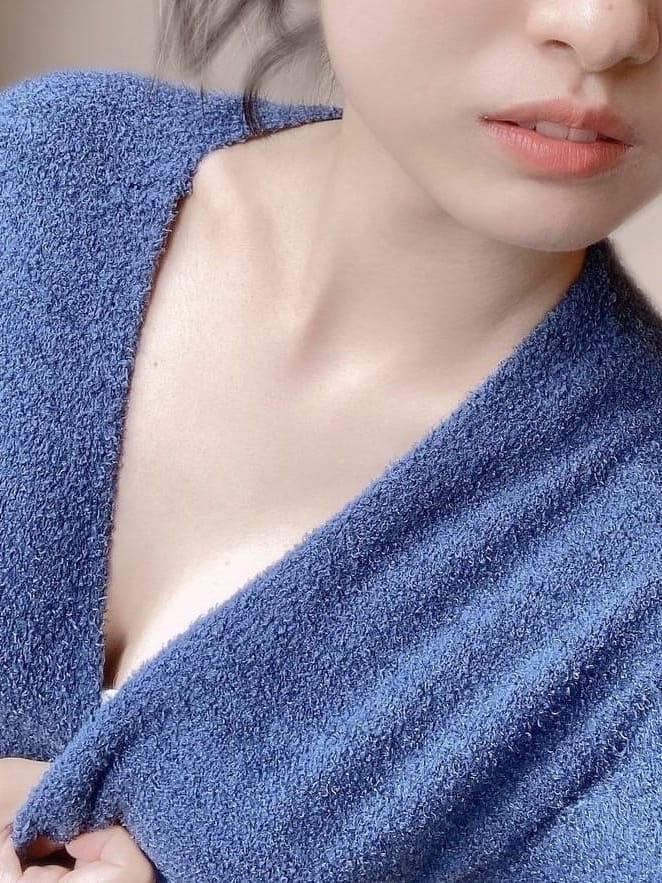 ひとみ|やすらぎの空間で評判の女の子