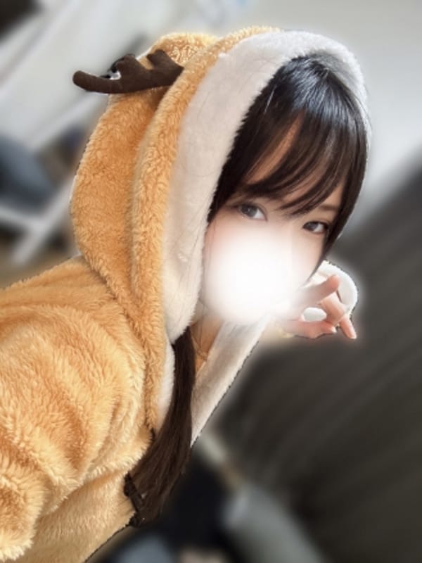 氷川えれな