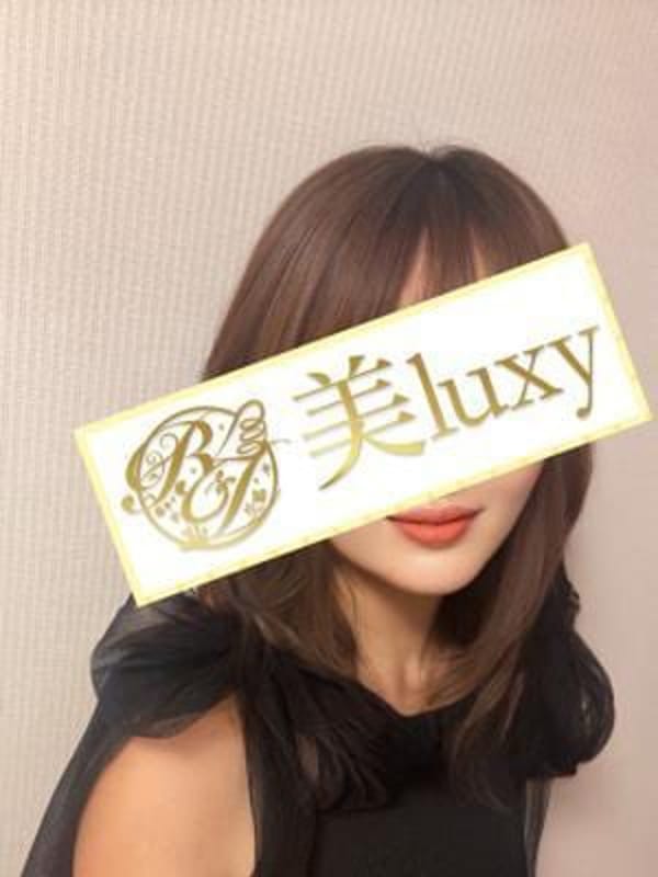 美月まりな