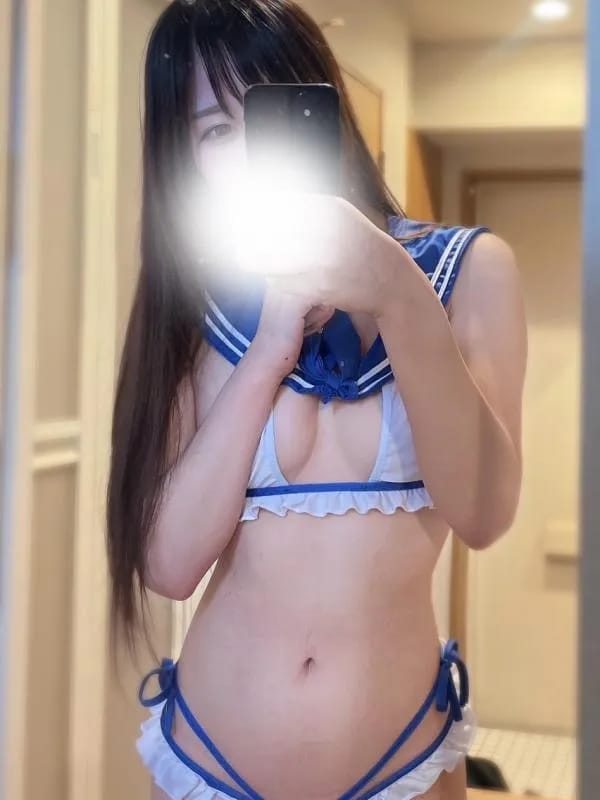 初音亜依