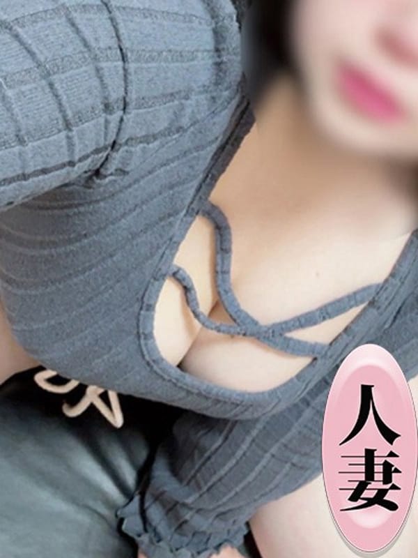 黒岩えりな【ダイナマイトなバディー人妻さん】