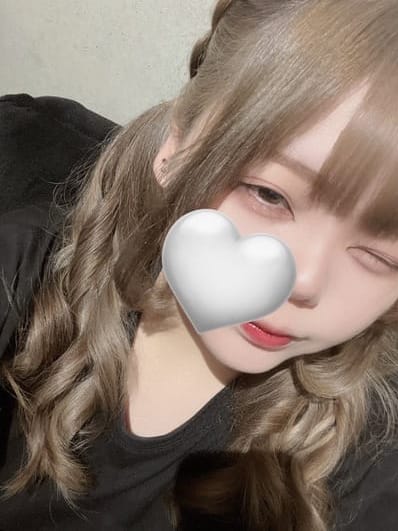 恋白ゆいな