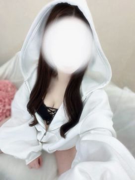 りん|秘宝殿で評判の女の子