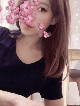 森川いづみ|CREAで評判の女の子