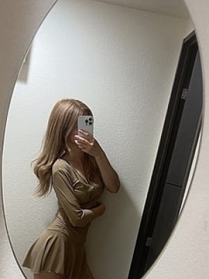 まり|QueenBee（クイーンビー）でおすすめの女の子
