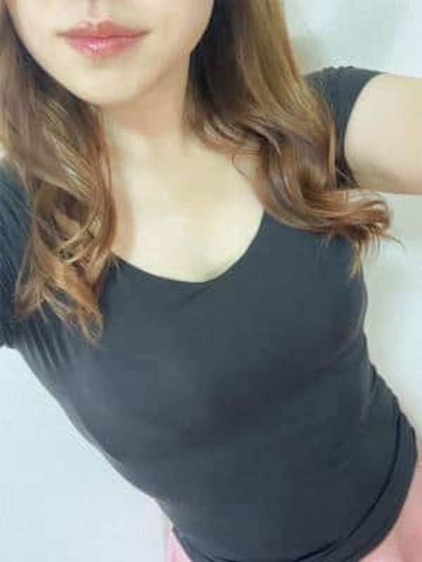 綾瀬あみ