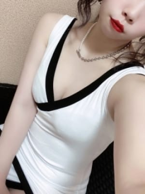 りつ|ピノキオで評判の女の子