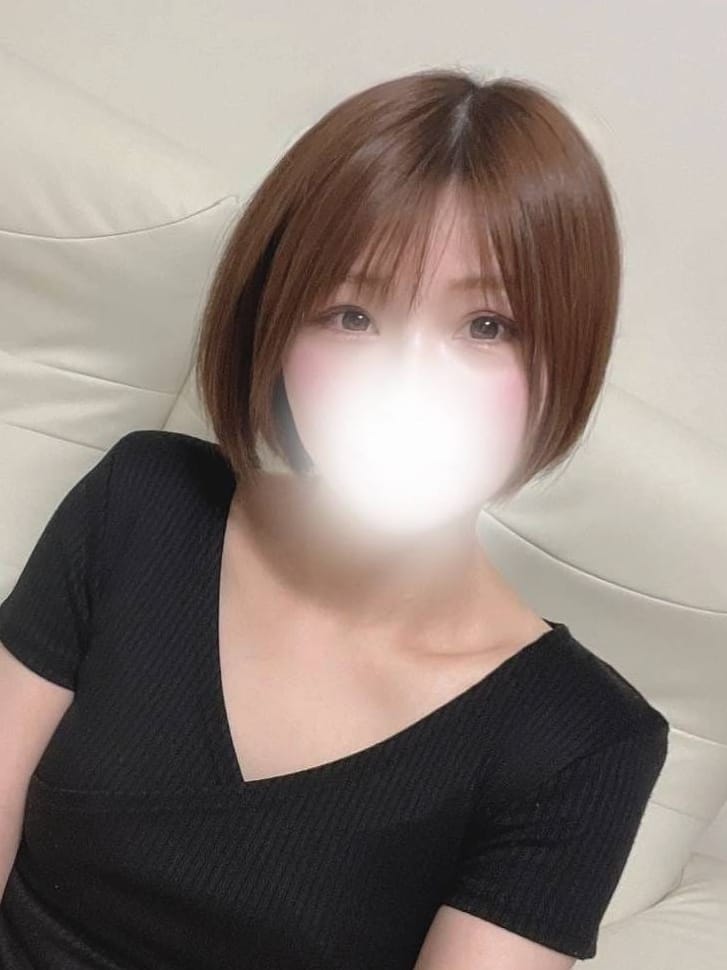 新人めい