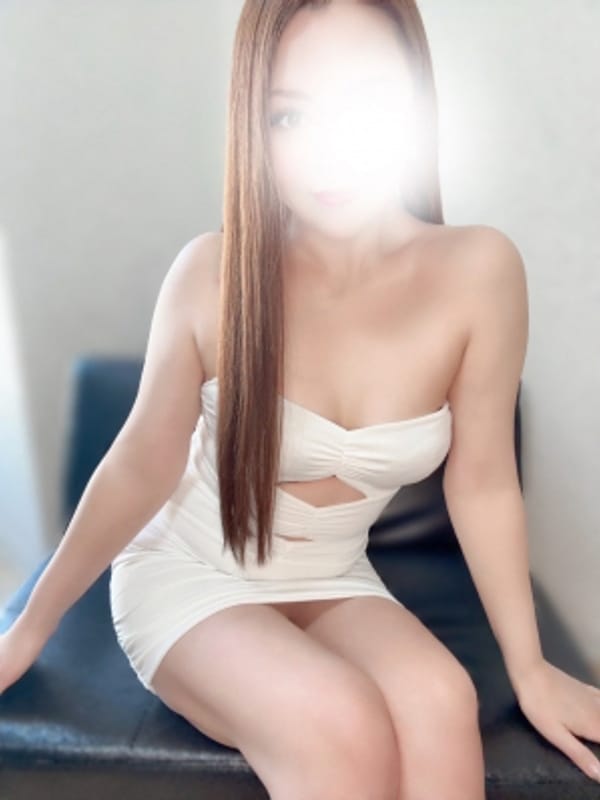 柊りお|マダムと紳士で評判の女の子