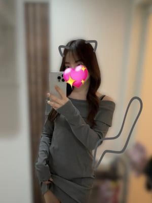 香坂すみれ|Lumo(ルモ)で評判の女の子