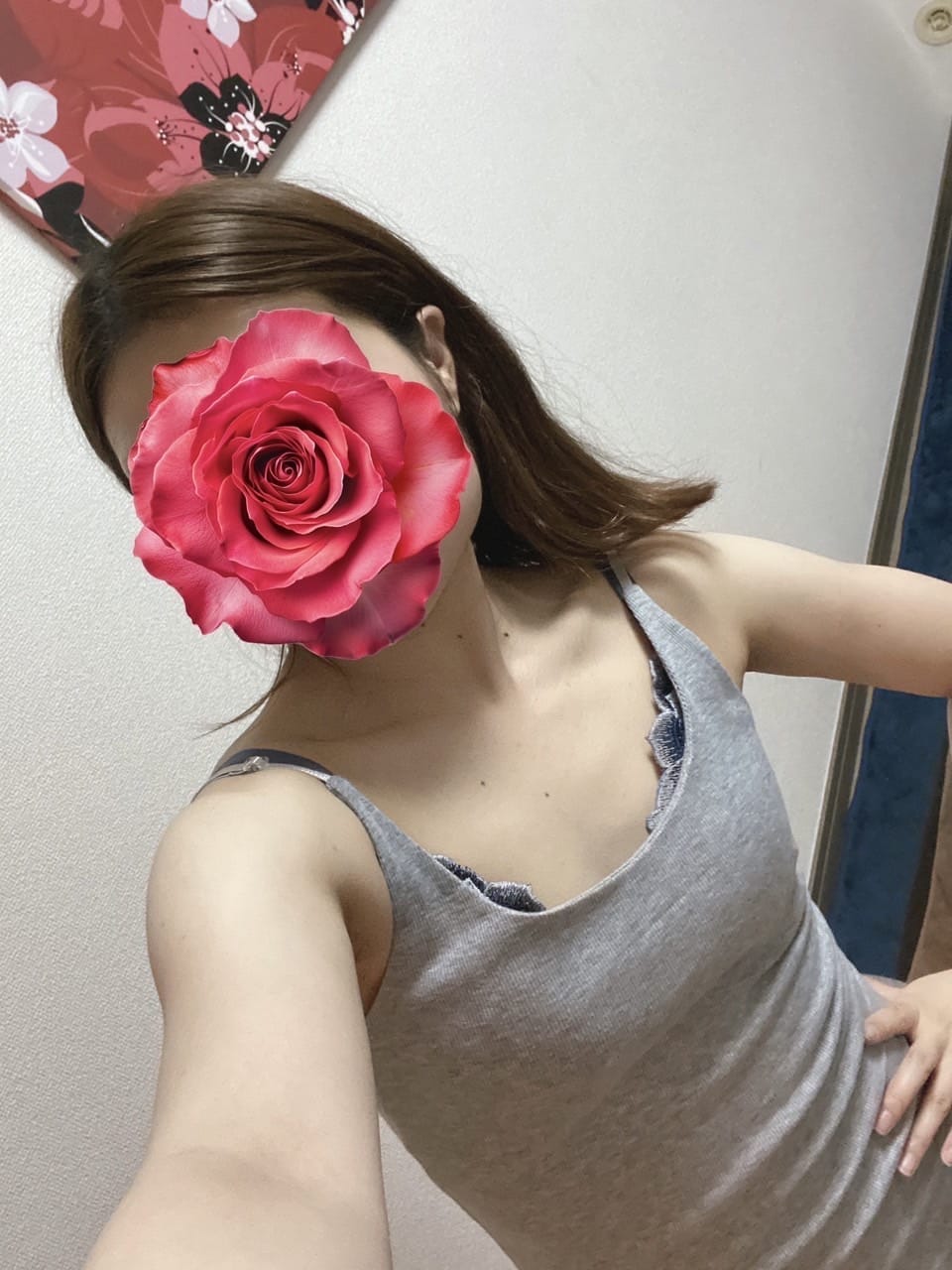 シズ|emotion（エモーション)で評判の女の子