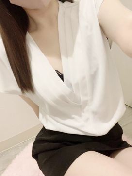 エレナ|Fatine-ファティーン-で評判の女の子