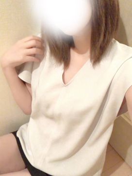 レイ|Fatine-ファティーン-で評判の女の子