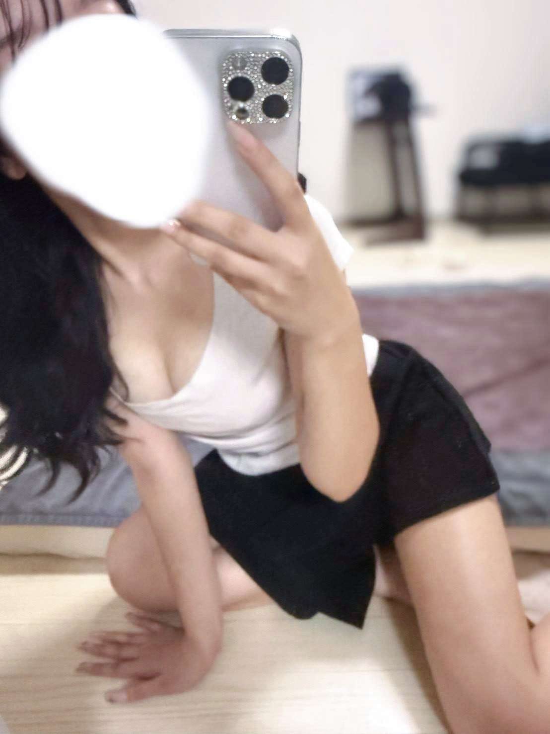 萌奈〜もな(Confidence〜コンフィデンス)のプロフ写真4枚目