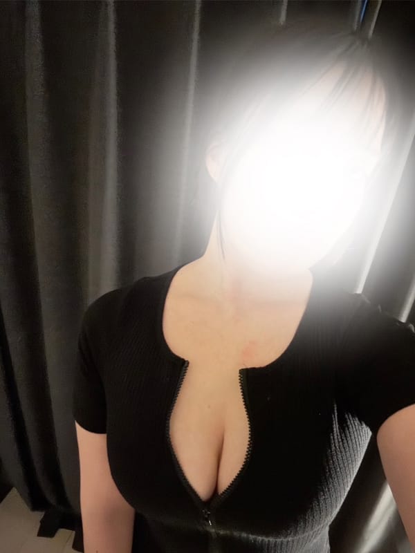 新道 まりな|Venusで評判の女の子