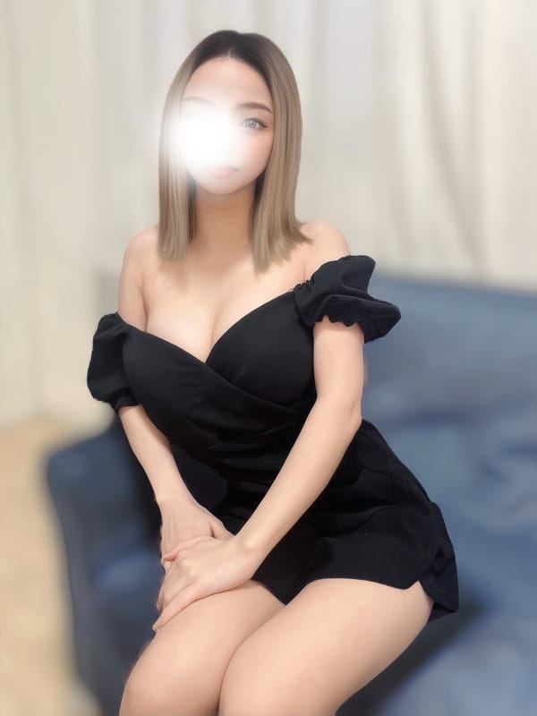 秋山せいら