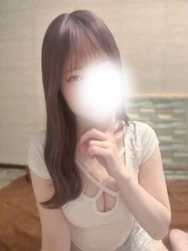 菜那(ナナ)|COLOR(カラー)で評判の女の子