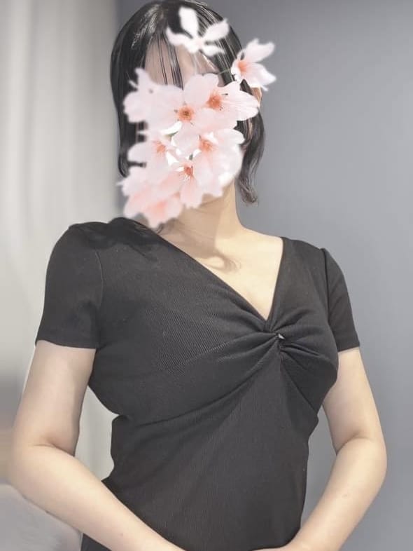 山岸めぐ