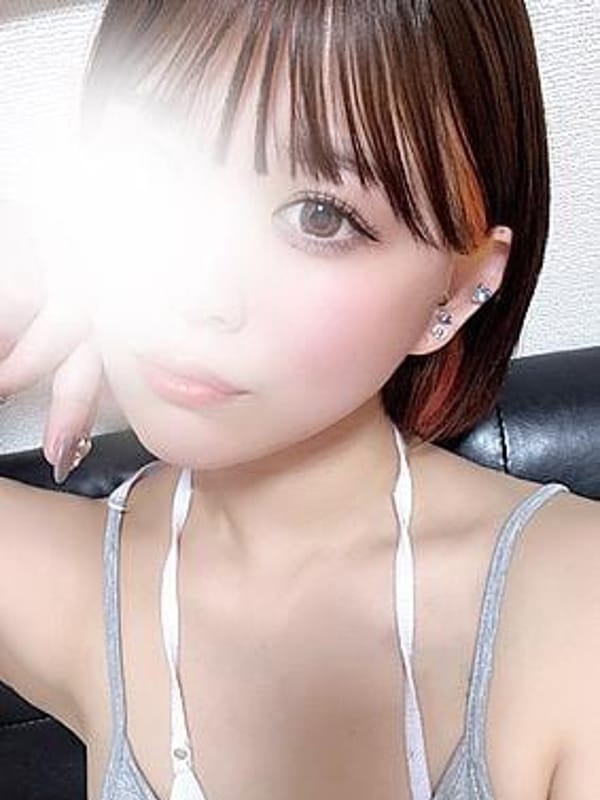 柚月はな|ささやきで評判の女の子