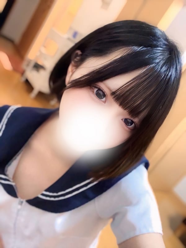 真白とおか|大人の天界学園～放課後オイル物語～で評判の女の子