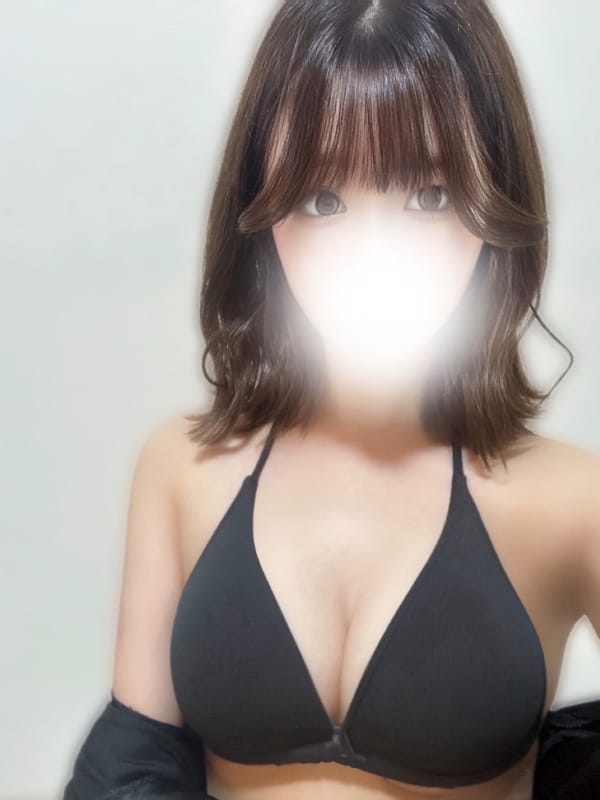 若槻 なゆ