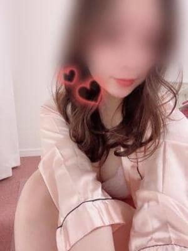 綾乃まいか