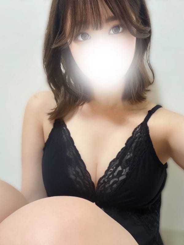 若槻 なゆ