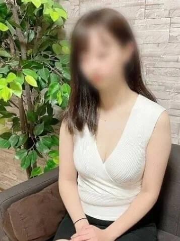 井上ひな|癒し処 ゆるりnonでおすすめの女の子