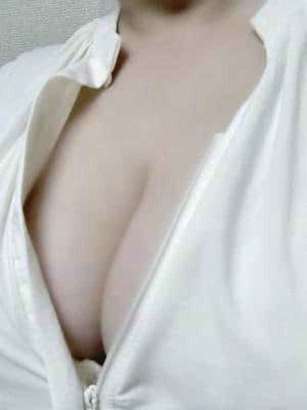 あき|大山ゴールドで評判の女の子