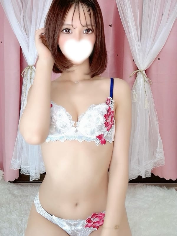 浜辺　みなみ【19歳×キレカワ系の最高到達点】