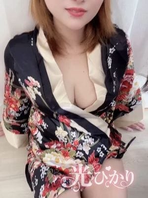 なな|光ひかりで評判の女の子