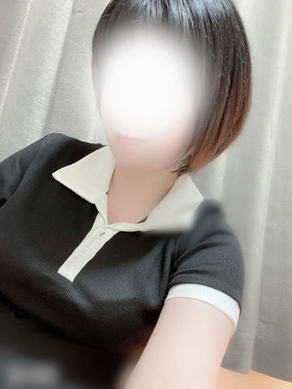 おと|ミセスロマンで評判の女の子
