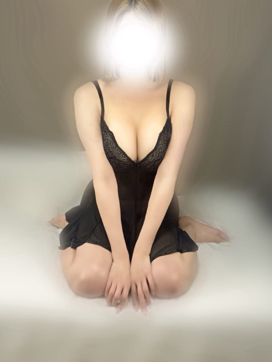 あずさ|ー玉葉-タイ伝統の奥義ーで評判の女の子