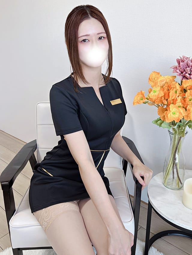 みお|Essential Time 宵月でおすすめの女の子