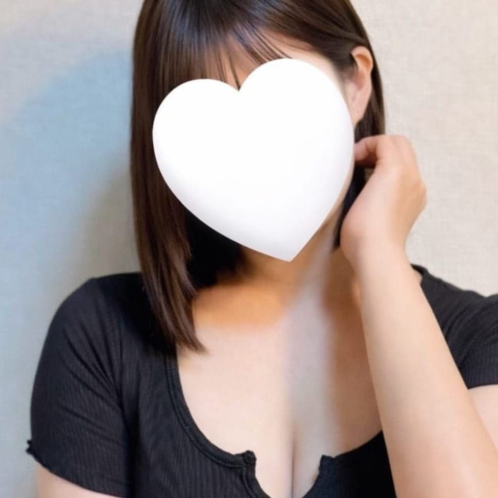 なつ【美脚スレンダーセラピスト】