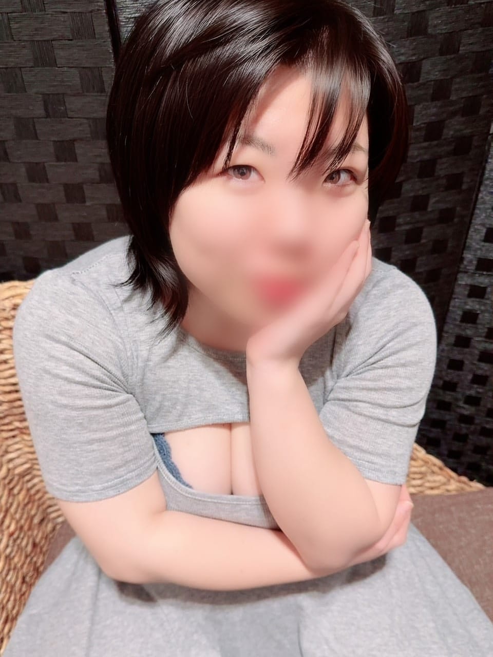 佐藤こはる|むちむち東京で評判の女の子